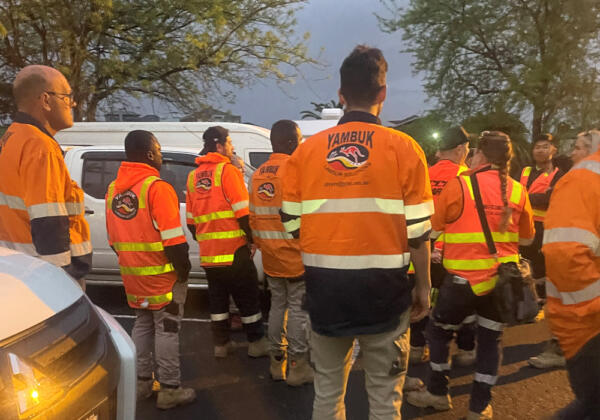 Maribyrnong flood relief - Yambuk workers help out